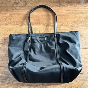 Tumi nylon tote bag in black color